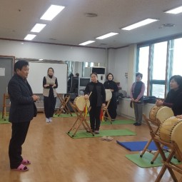 진도북춤교실 방문 이미지