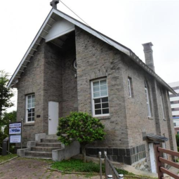 수피아여학교를 설비한 배유지 신부를 기념하기 위하여 건립한 광주 구 수피아여학교 커티스메모리얼홀 이미지